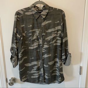 Express long sleeves camo print shirt